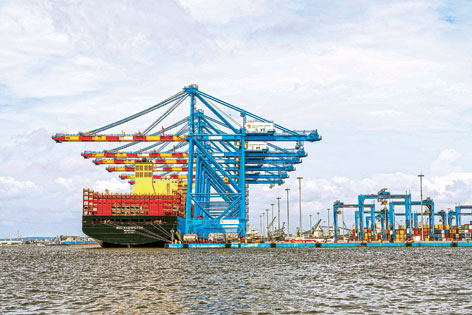 中企承建的科特迪瓦阿比让港第二集装箱码头开港